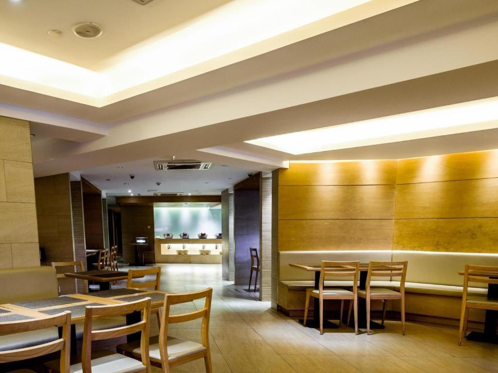 Ji Hotel Shanghai Yan An Road Branch Exteriör bild