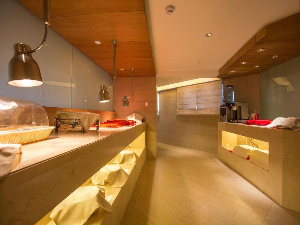 Ji Hotel Shanghai Yan An Road Branch Exteriör bild